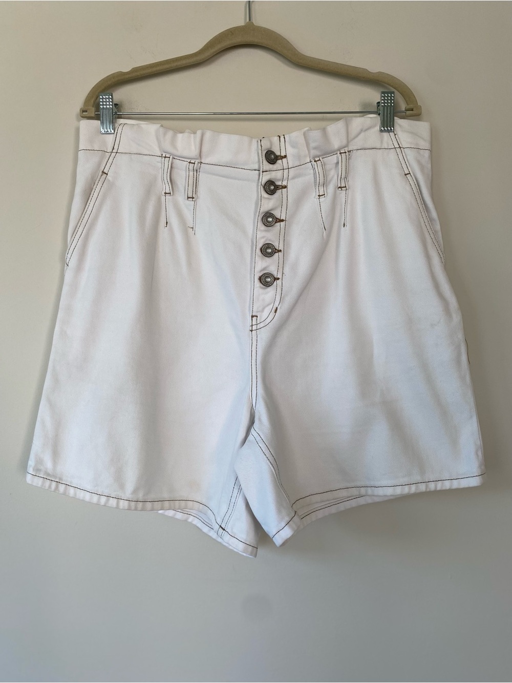 Free People Cindy Utility Papers Bags Shorts White Size 8 Inseam 5.5”